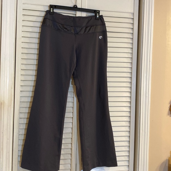 In motion of New York and company athlete pants. - Picture 1 of 8